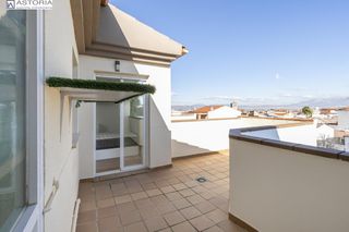 Penthouse  Calle 17 calle santa ana. Ático con enorme terraza con vistas espectaculares de granada y
