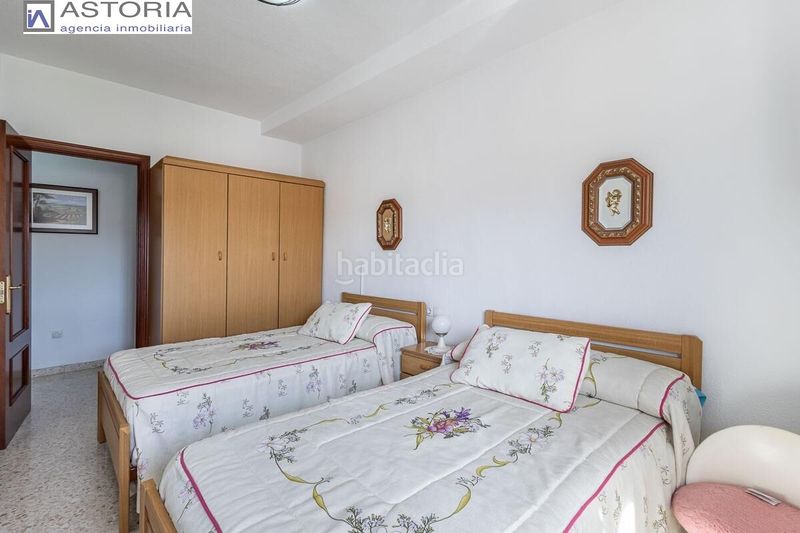 Foto ad6207b1-deb4-45b7-b992-71b59ea4b17b. Pis amb calefacció aparcament a Joaquina Eguaras Granada