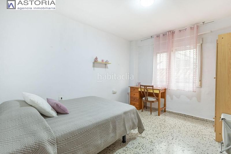 Foto f4b466b5-96e4-43d5-94b7-9cffe9dc7065. Pis a Centro - Sagrario Granada