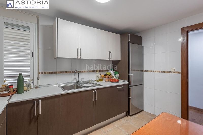 Foto db63a65b-2c71-4260-8fc0-4b4bb46aca4a. Flat with heating parking in Barrio de la Vega Monachil