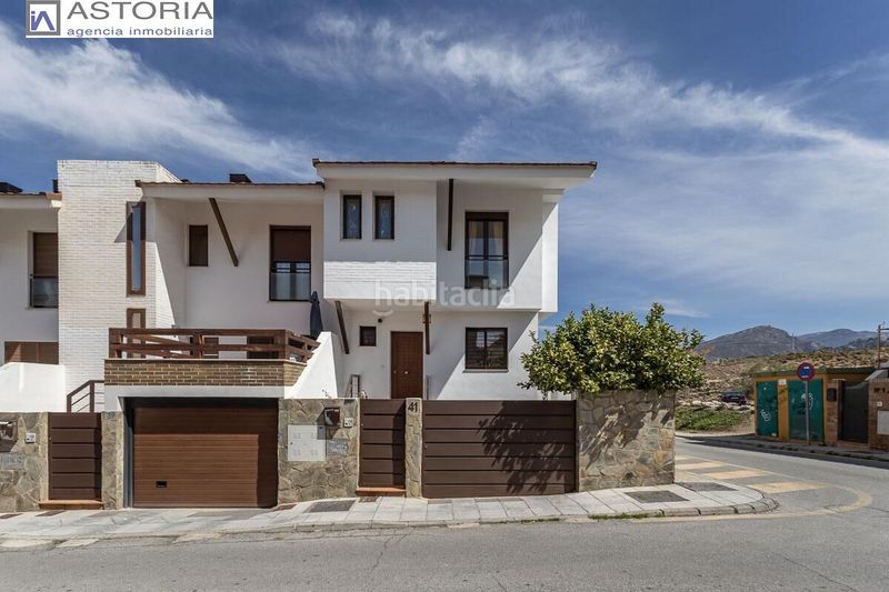 Foto d84471d8-20cf-4d68-be6c-ffcbba6793da. Casa aparellada amb calefacció aparcament piscina a Monachil