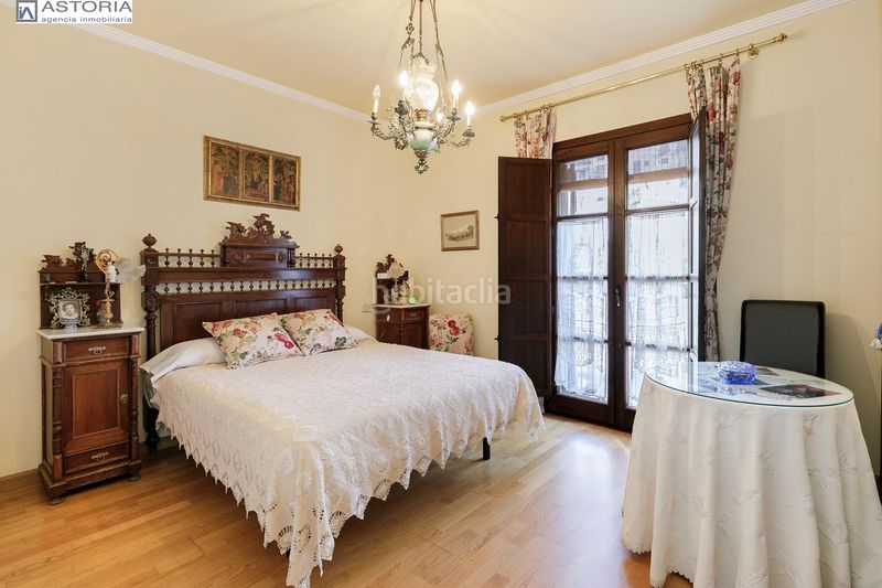 Foto 0bceaa86-e830-43a5-ab0f-e50a675716eb. Casa aparellada amb calefacció aparcament a Barrio de Albaicín Granada