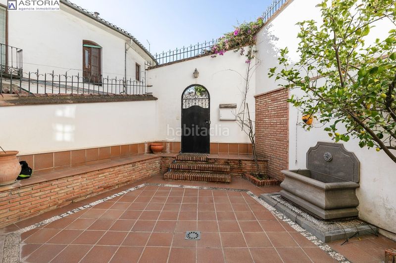Foto 848abeed-bfc3-4ef6-9b92-2b9631d63d77. Casa aparellada amb calefacció aparcament a Barrio de Albaicín Granada