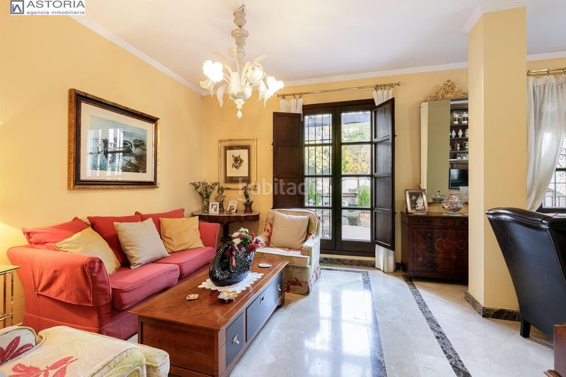 Foto fa5fc34c-9a3f-433d-80db-1ecc76372020. Casa aparellada amb calefacció aparcament a Barrio de Albaicín Granada
