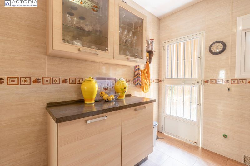 Foto d75e53c0-f465-4fc9-82c7-db26b47912bd. Casa amb aparcament a San Miguel Armilla