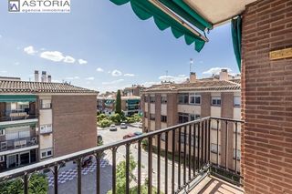 Pis  Avenida juan pablo ii. Traumatología zona. piso 4 dormitorios, 2 baños. calefacción cen