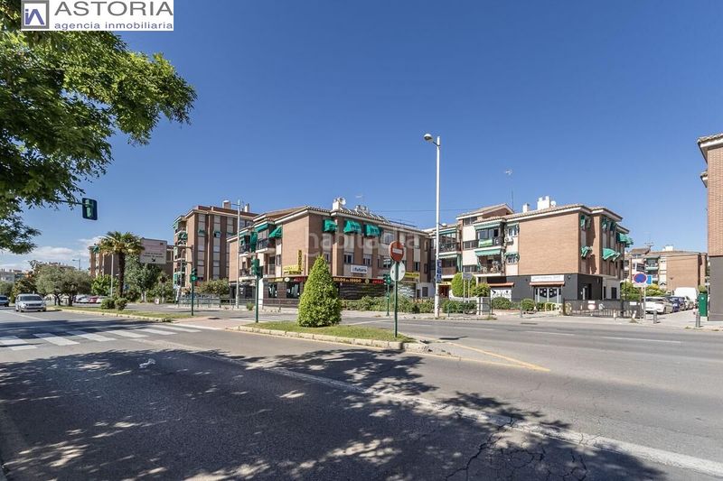 Foto aa092b1e-1107-4e26-a727-5c23c8e4f468. Pis amb calefacció aparcament a San Francisco Javier Granada