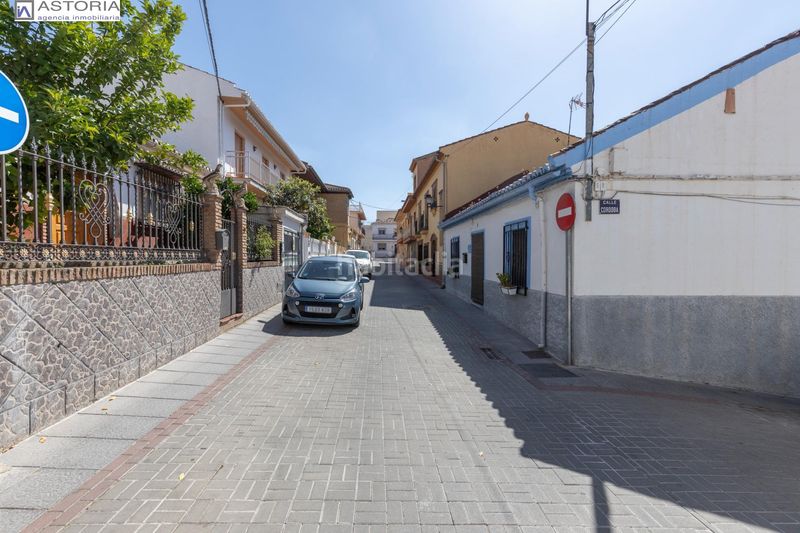 Foto 05a97f69-5fd0-44ea-8c64-b084bae2b60f. Casa amb aparcament a La Zubia Ciudad Zubia (La)