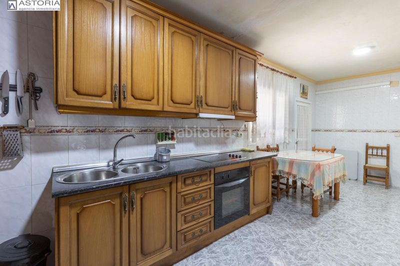 Foto 31e0cd7d-a3de-44a1-9822-257b586357f5. Casa amb aparcament a La Zubia Ciudad Zubia (La)