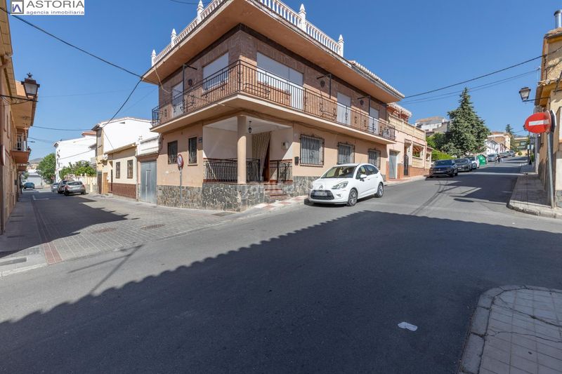 Foto 48f88798-b585-48e6-af28-7154a10d48b4. Casa amb aparcament a La Zubia Ciudad Zubia (La)