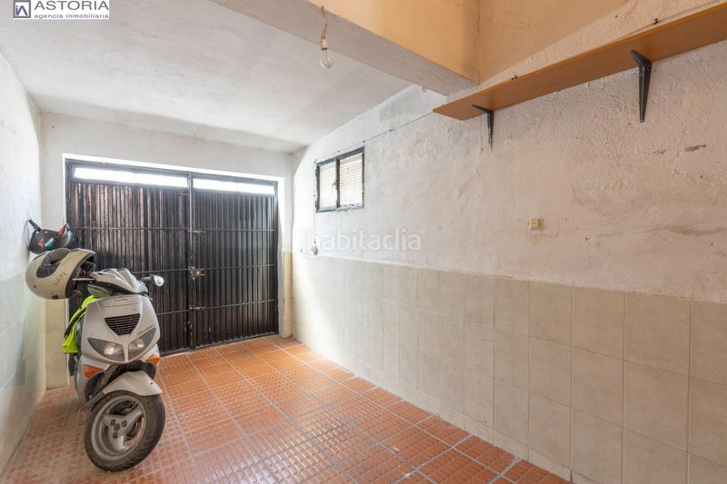 Foto 4d37ce54-d099-4ff2-802e-5fd0d97eeae0. Casa amb aparcament a La Zubia Ciudad Zubia (La)