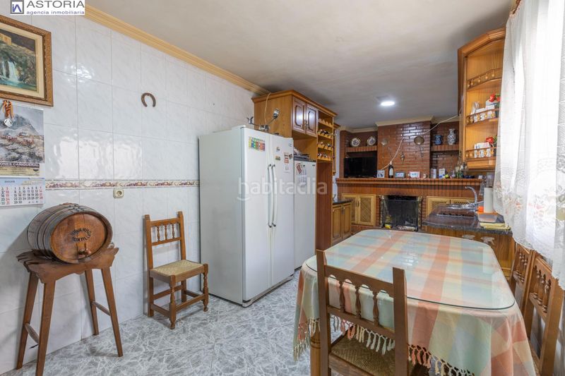 Foto 5b0b1073-e8ed-4d6f-a607-de9da6d09c4b. Casa amb aparcament a La Zubia Ciudad Zubia (La)