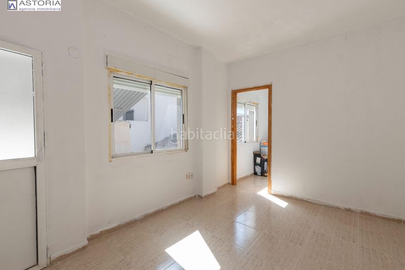 Foto 721aa85f-7145-4419-a952-e55a34672aa6. Casa amb aparcament a La Zubia Ciudad Zubia (La)