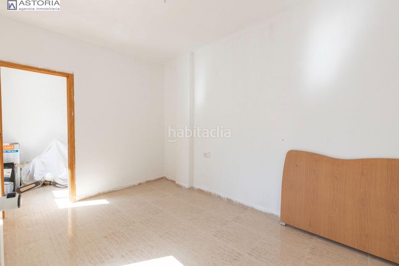Foto 913b55a9-8c29-4f05-8c4f-544763552118. Casa amb aparcament a La Zubia Ciudad Zubia (La)
