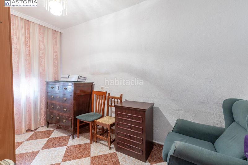Foto e29de436-afb3-475e-80ec-d25a8ae06030. Casa amb aparcament a La Zubia Ciudad Zubia (La)
