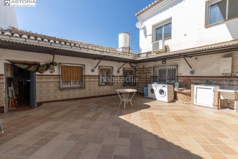 Foto f352c03d-5035-411e-bcd7-cb045f739723. Casa amb aparcament a La Zubia Ciudad Zubia (La)