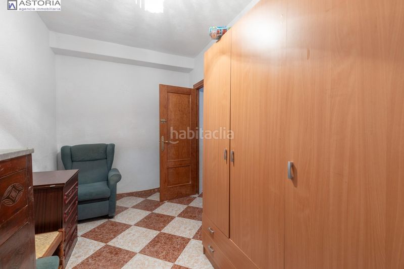 Foto fe81e087-e1b9-467d-a876-ece22deb1e99. Casa amb aparcament a La Zubia Ciudad Zubia (La)
