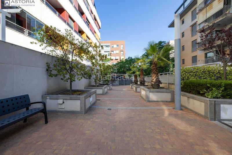 Foto b77e6959-4851-43bc-b652-be753061caeb. Planta baixa amb calefacció aparcament piscina a Granada