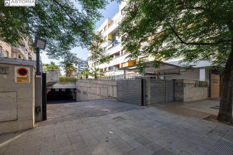 Foto dc35207f-e8df-4ede-957e-97d288a54b3d. Planta baixa amb calefacció aparcament piscina a Granada