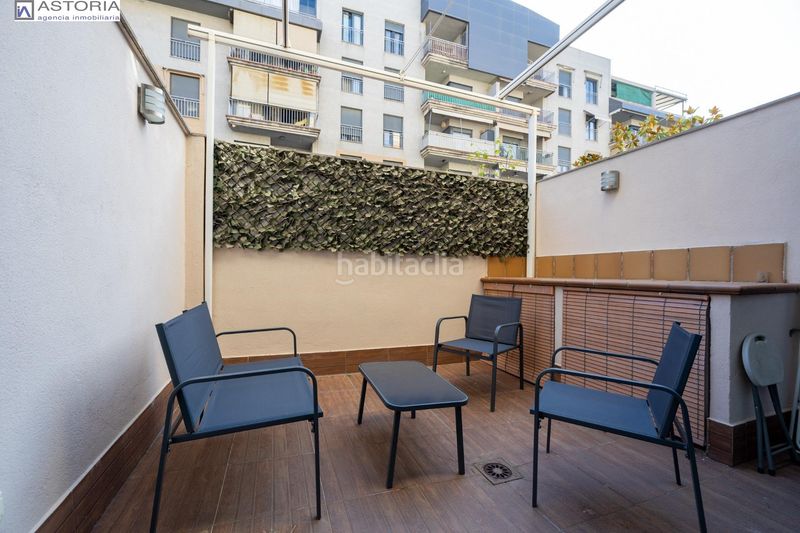 Foto eb9a4cf9-f324-4959-97e0-d8bdc01a29cd. Planta baixa amb calefacció aparcament piscina a Granada