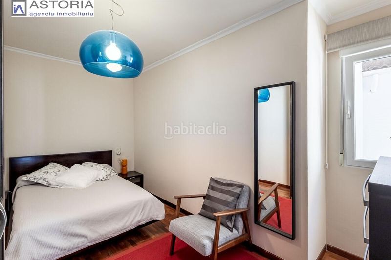 Foto b8db4253-5c5a-4742-bd49-ef88eec7935d. Casa adossada amb aparcament a Bola de Oro Granada