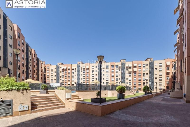 Foto f8ceaf62-fa1d-4555-a56f-92da11a99423. Pis amb calefacció aparcament piscina a Cerrillo de Maracena - Periodistas Granada
