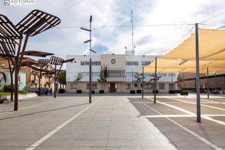 Planta baixa  Calle veleta. Piso de 1 dormitorio con plaza de garaje a pie de metro!