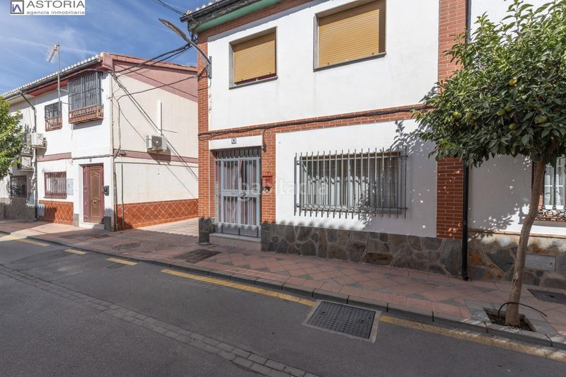 Foto 0968de72-6bc7-4b72-b03a-be0254f0494b. Casa aparellada amb calefacció aparcament a Poniente Armilla
