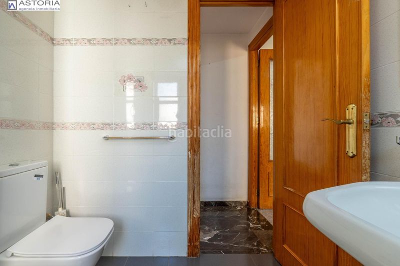 Foto a44f3308-9f72-4719-ab4f-da8ce1262323. Pis amb calefacció a San Ildefonso Granada
