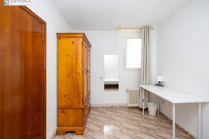 Foto c01537da-3dd2-4295-9746-73bcfdfc11e1. Pis amb calefacció a Centro - Sagrario Granada