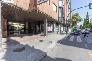 Aparcament cotxe a Camino de ronda 187. Ideal inversores!!! 35 plazas de aparcamiento y 5 trasteros, tod
