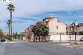 Casa  Avenida de francisco ayala. Estupenda casa en parque almunia