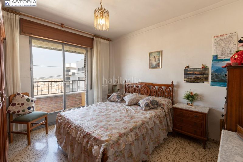 Foto d80a5f1d-a21d-42d4-a46f-d4bfe9e9052c. Pis a Barrio de Zaidín Granada