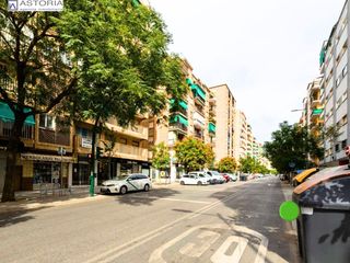 Pis  Calle palencia. Piso de 3 dormitorios con terraza y vistas en el zaidín  5.ª pla