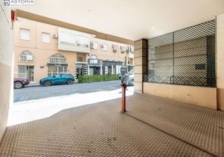 Aparcament cotxe a Calle Calle Pintor Zuloaga