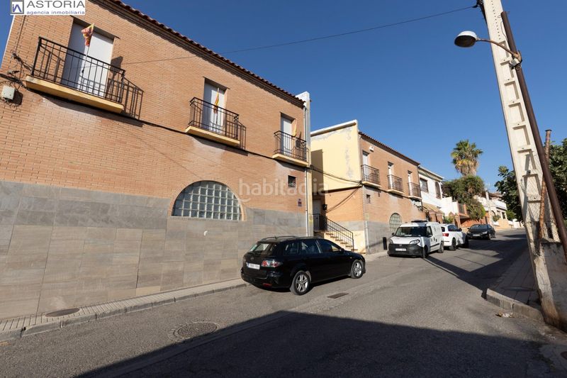 Foto 7ac3f2c2-19c9-4e78-8163-1cdfb4c97fbb. Casa adossada amb calefacció aparcament a Gójar