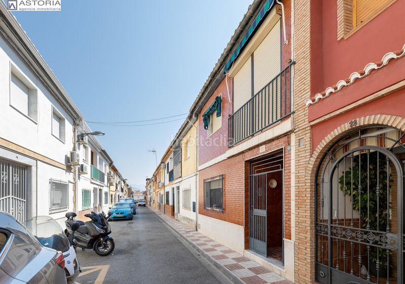 Foto 6f6d2387-b84a-4fe7-bf8b-f3610d89aa69. Casa  en venta en San Antón Armilla