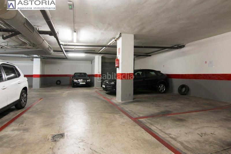 Foto 0aa0360d-e1b6-4221-8fce-668e089e6e8c. Parking voiture dans Camino de Ronda Granada