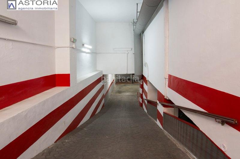 Foto 4d516674-0ffa-4115-867f-4f484c163b1b. Parking voiture dans Camino de Ronda Granada