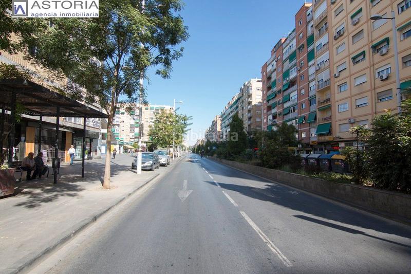 Foto e175629b-0810-46d5-9f62-689d3e1911dd. Parking voiture dans Camino de Ronda Granada