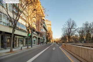 Aparcament cotxe  Avenida de la constitucion. Estupenda plaza de garaje en avenida de la constitución