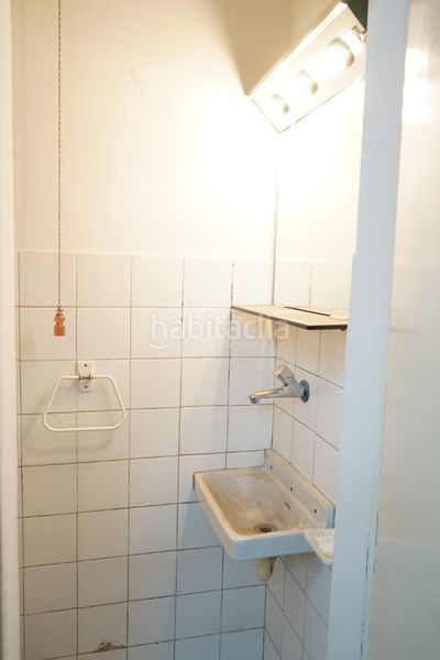 Foto fa3d6828-58ab-457d-ba1a-a7885fb3711c. Local comercial a Guinardó Barcelona