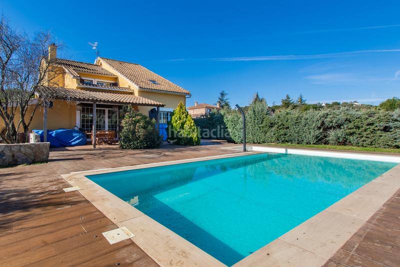 Foto eec99a78-c896-4124-96ab-18e6e0742a0a. Chalet magnífico chalet 100% eficiente rodeado de naturaleza con vistas panorámicas a la increíble sierra en Guadarrama