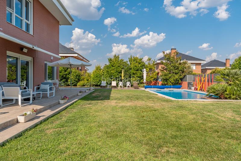 Foto 19ba5f16-6940-426f-9f10-3bdd8f36f1c7. Chalet avec chauffage parking piscine dans El Guijo-Colonia España Galapagar