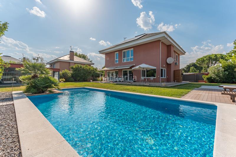 Foto 6ae4a2fc-4c41-49a3-b528-1aa4d315e5ec. Chalet avec chauffage parking piscine dans El Guijo-Colonia España Galapagar