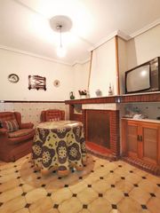 Casa en Torredelcampo. Casa a la venta en zona avenida de la constitucion