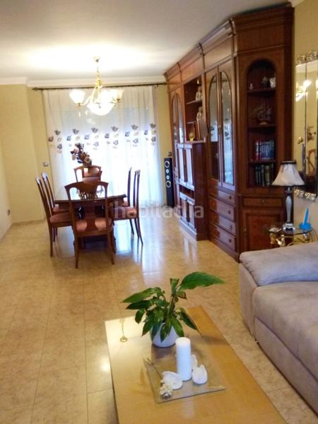 Foto 4b02396a-a3e2-4ef9-a570-55f2776e0325. House with heating parking in Renfe - Bulevar 1ª y 2ª Fase Jaén