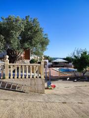 Maison à Arcos de la Frontera. Casa en venta en alrededores, 4 dormitorios.