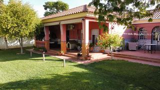Chalet à Arcos de la Frontera. Chalet en venta en el santiscal, 4 dormitorios.