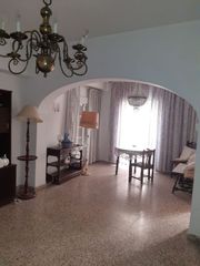 Xalet a Arcos de la Frontera. Chalet en venta en casco antiguo, 6 dormitorios.